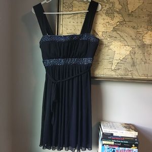 SALE! 3/15$ Xtraordinary Silky Formal Dress